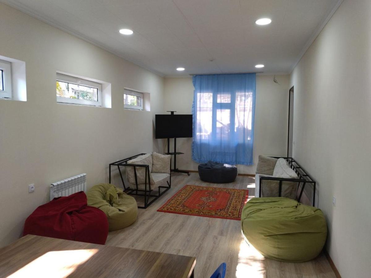 Aka Hostel Ташкент Екстер'єр фото